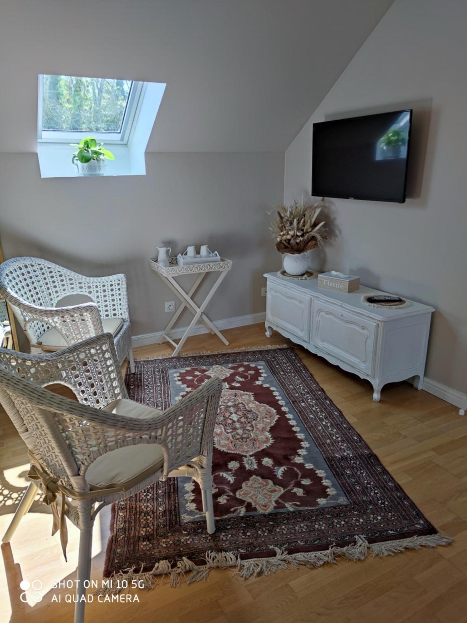 Reves & Riviere Bed & Breakfast Стая снимка